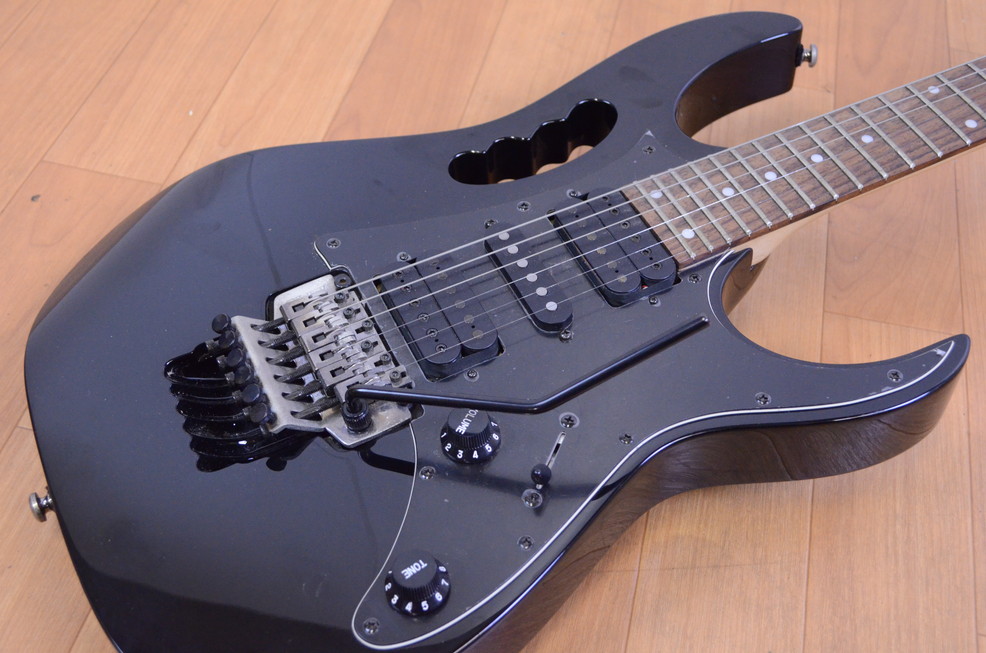 アイバニーズシグネイチャースティーヴ・ヴァイモデル