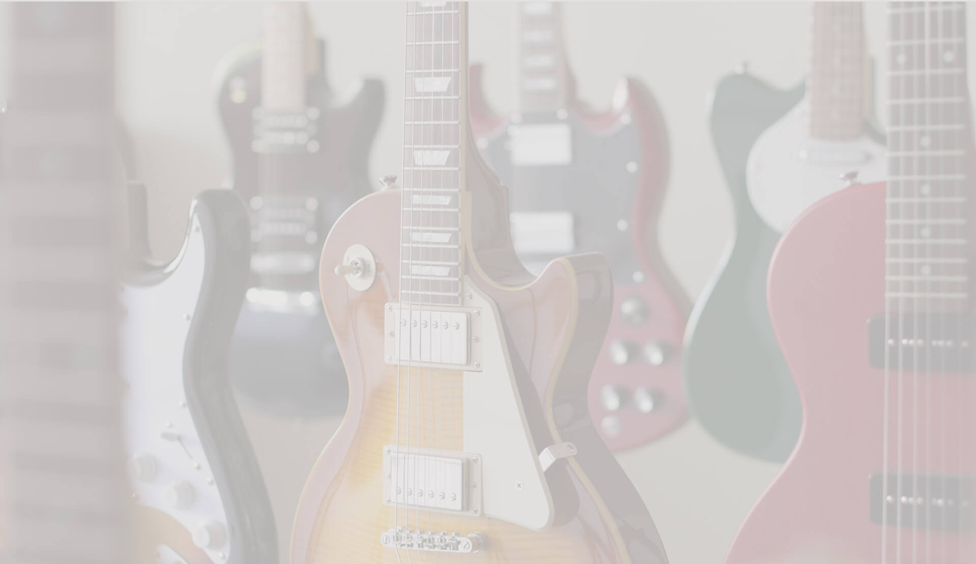 店頭に並んでいるギター